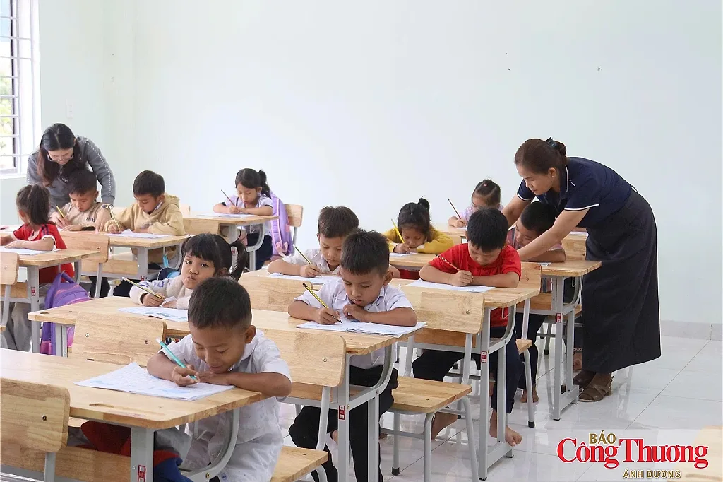 Quảng Ngãi gấp rút hoàn thiện trường học vùng biên