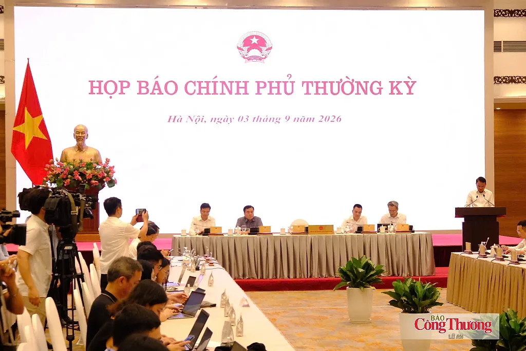 Họp báo Chính phủ: Kim ngạch xuất nhập khẩu 8 tháng đạt mức kỷ lục — Văn phòng Chính phủ