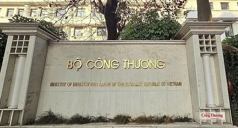 Bộ Công Thương tạm ngưng hiệu lực Thông tư số 09 về quy chuẩn sữa dạng lỏng