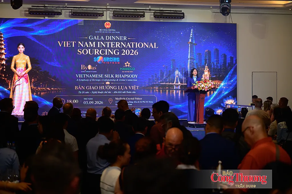 'Bản Giao hưởng Lụa Việt' kể câu chuyện kết nối thương mại toàn cầu