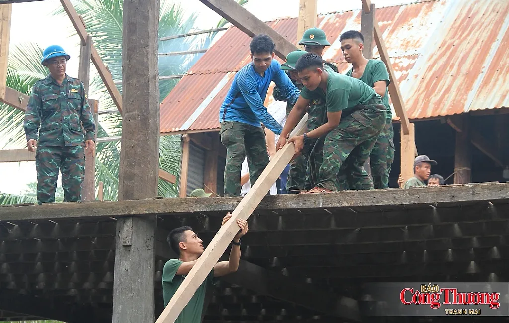 Gia Lai: Bộ đội xuất quân giúp 200 hộ dân vùng thiên tai đến nơi ở mới