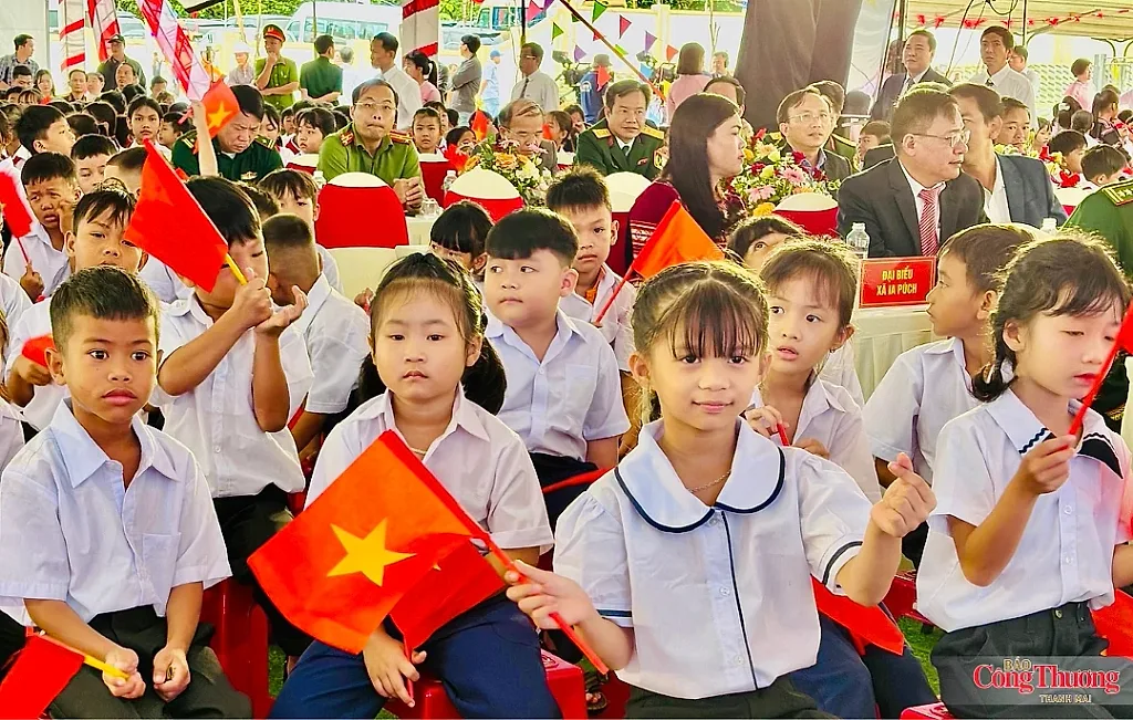 Gia Lai: Hơn 734.000 học sinh đi khai giảng, rộn ràng bước vào năm học mới
