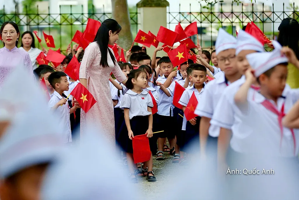 Học sinh Thanh Hóa, Ninh Bình náo nức trong ngày khai giảng năm học