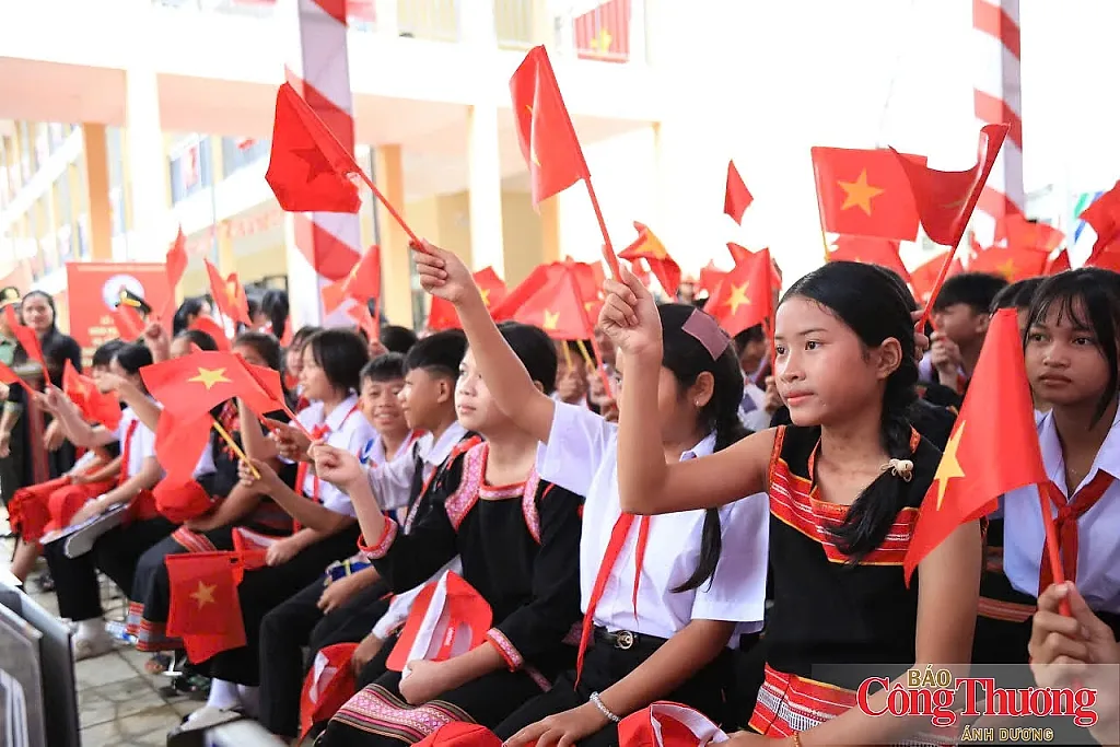 Quảng Ngãi: Hơn 441 nghìn học sinh nô nức bước vào năm học mới