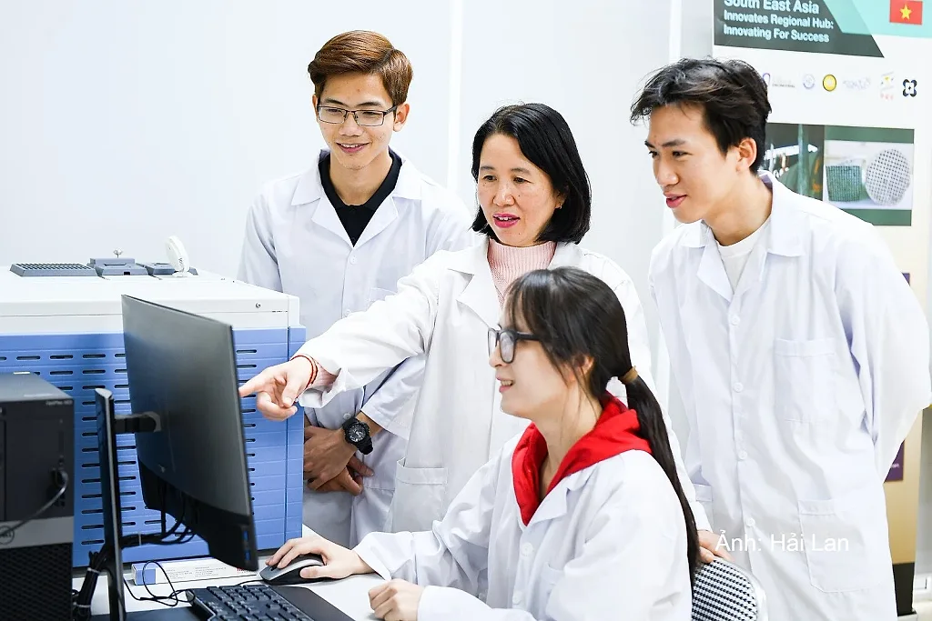 Hà Nội: Hỗ trợ đào tạo 100 tiến sĩ để giải 'bài toán' lớn của Thủ đô
