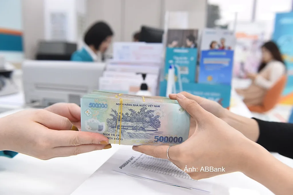 Huy động vốn ‘lội ngược dòng’, thanh khoản ngân hàng có bớt căng?