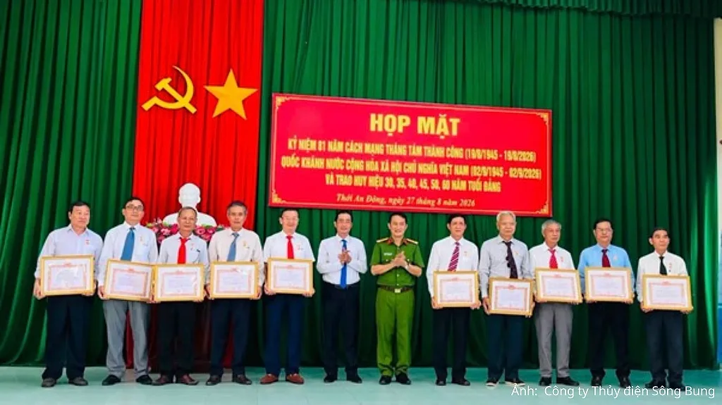 Dấu mốc 35 năm tuổi Đảng của người đảng viên Thủy điện Sông Bung