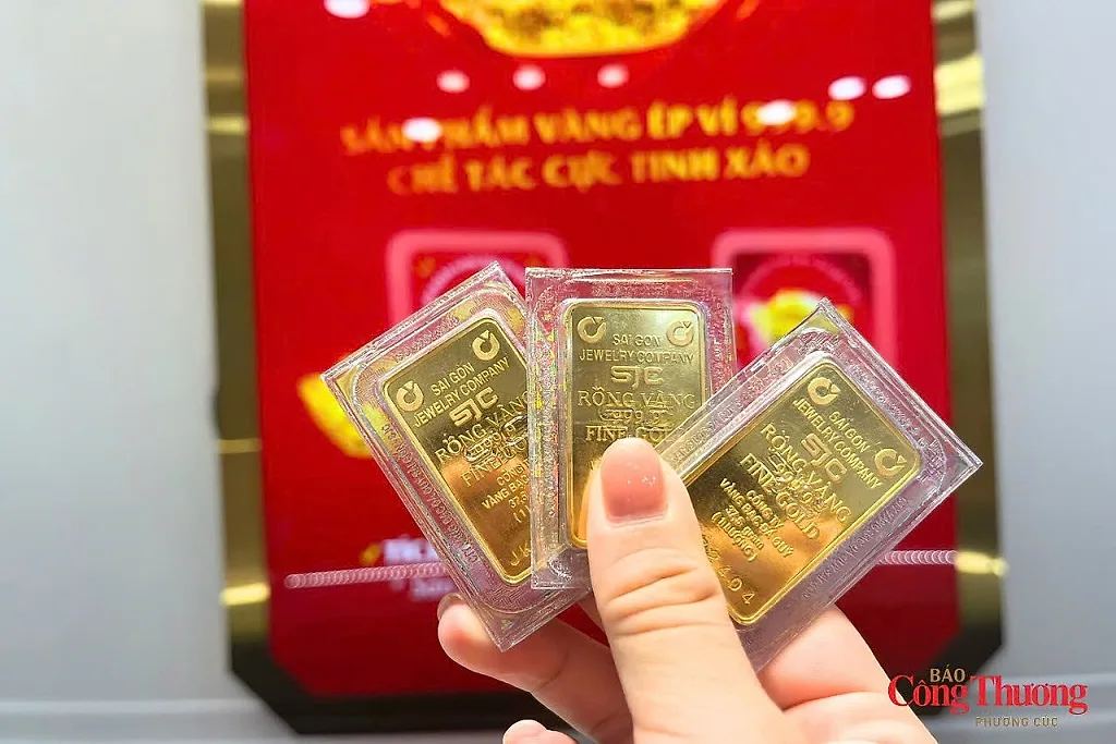 Giá vàng hôm nay (8/9): Liên tục rơi, đỏ sàn giao dịch