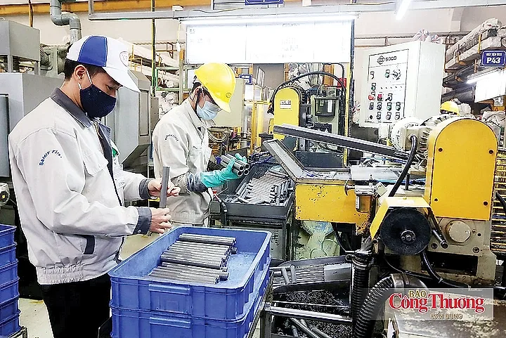 Xây dựng các cực tăng trưởng công nghiệp quy mô vùng
