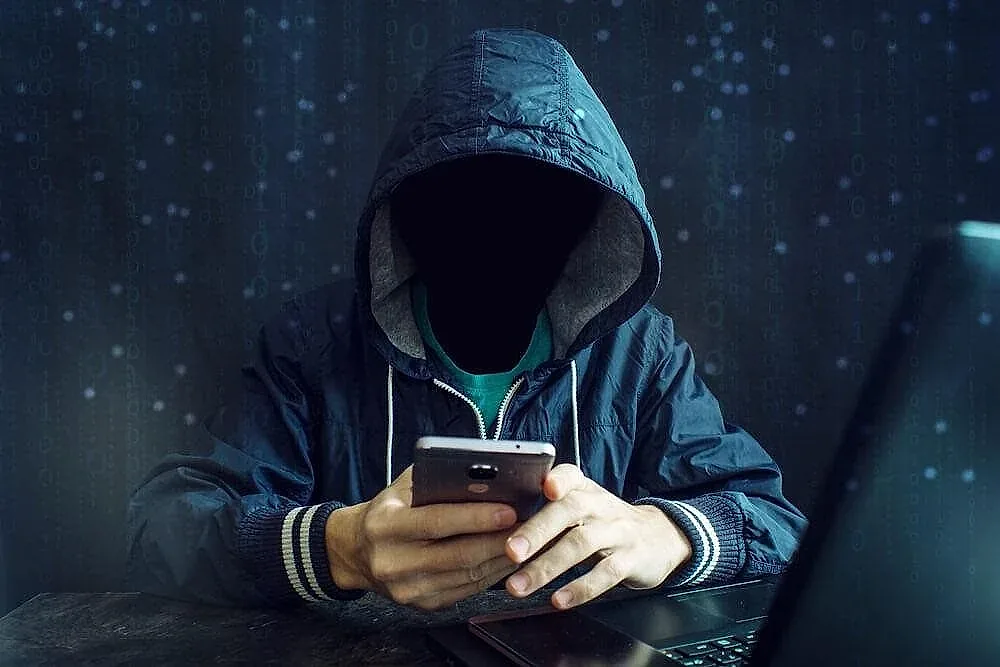 Khi Phone Farm biến tài khoản ảo thành “đám đông” để lừa đảo