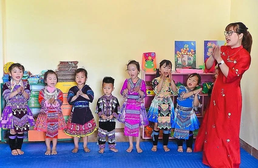 Trẻ em từ 5 đến 6 tuổi thuộc đối tượng phổ cập giáo dục mầm non, được miễn, giảm, hỗ trợ học phí