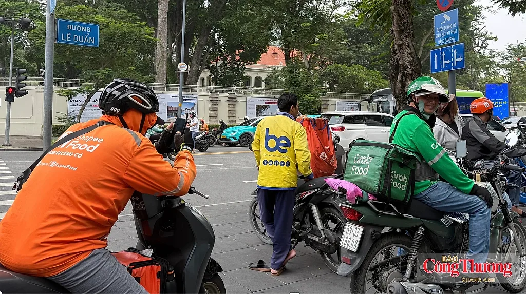 Tài xế tắt app: 'Phép thử' đối với loại hình dịch vụ xe công nghệ