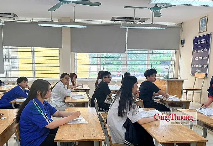 Bỏ quỹ phụ huynh: Không để khoản thu tự nguyện thành bắt buộc
