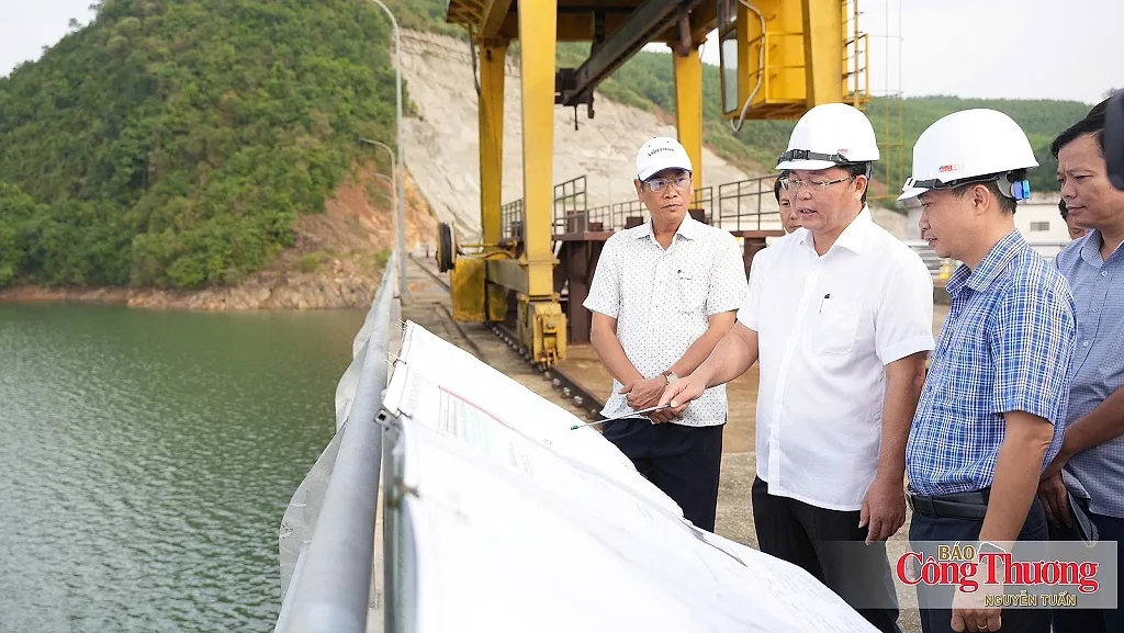Chủ tịch thành phố Huế kiểm tra các hồ chứa thủy điện, thuỷ lợi