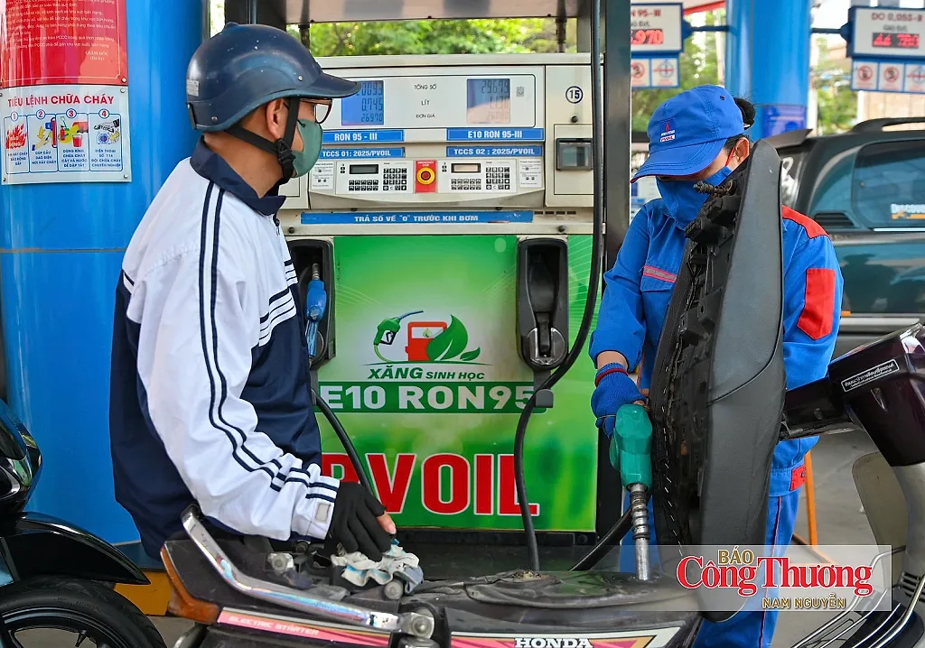Chi mạnh Quỹ bình ổn, giá xăng dầu biến động ra sao từ 15h ngày 17/9?