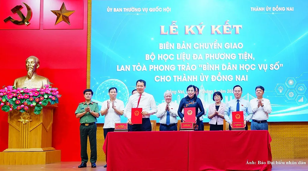 Đồng Nai: Bảo đảm mọi người dân đều được thụ hưởng thành quả chuyển đổi số