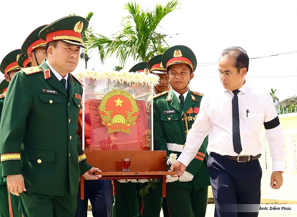 Đà Nẵng: Đưa 17 hài cốt liệt sĩ trong ngôi mộ tập thể về với đồng đội