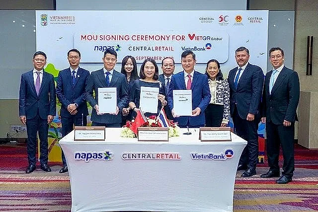 cac-dai-bieu-thuc-hien-le-ky-ket-hop-tac.jpg