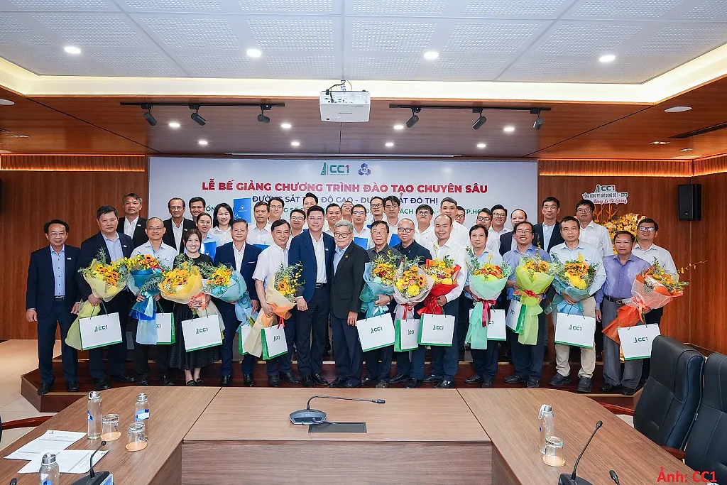 CC1 và Trường Đại học Bách khoa hoàn thành chương trình đào tạo chuyên sâu về đường sắt tốc độ cao