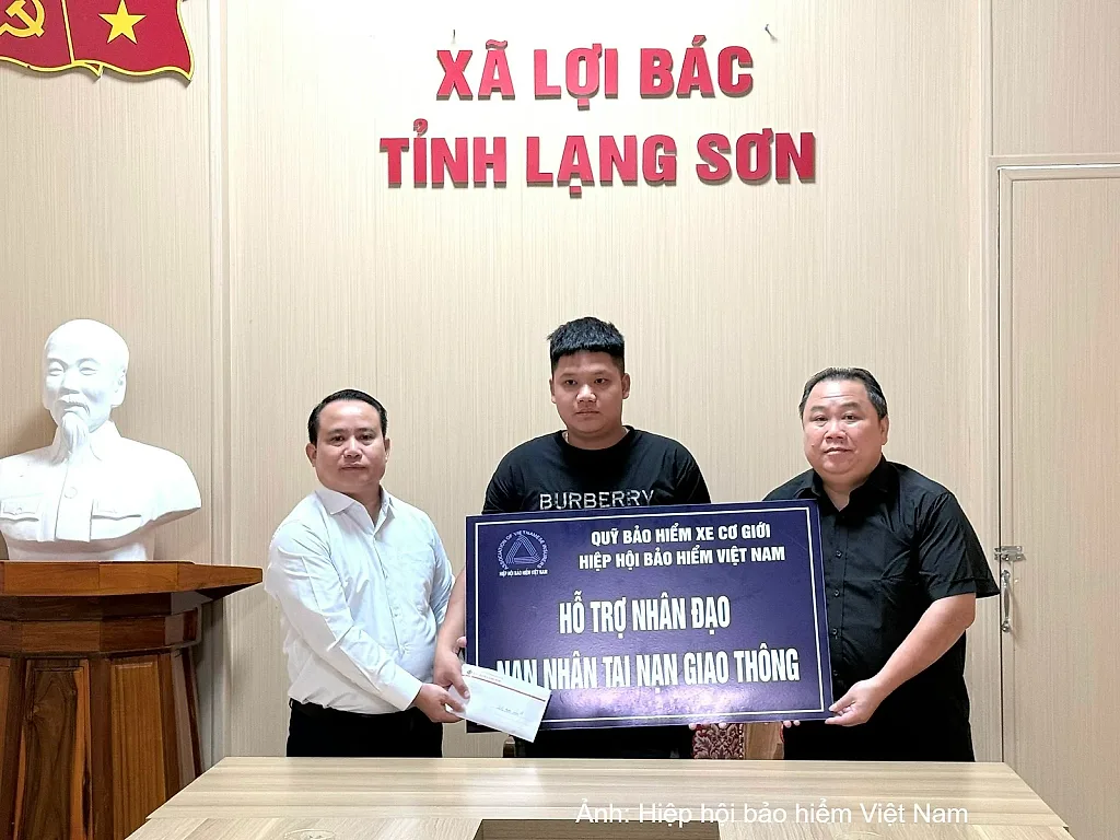 Lạng Sơn: Quỹ Bảo hiểm xe cơ giới trao 155 triệu đồng hỗ trợ nạn nhân tai nạn giao thông