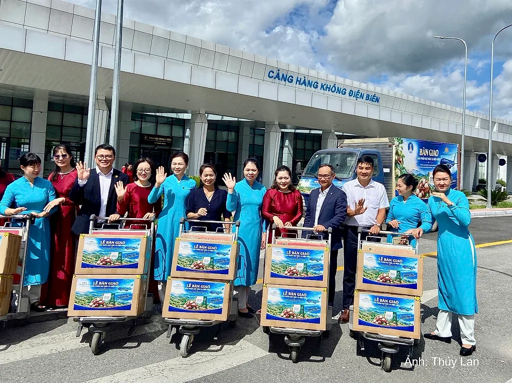 Mắc ca Điện Biên 'cất cánh' cùng Vietnam Airlines