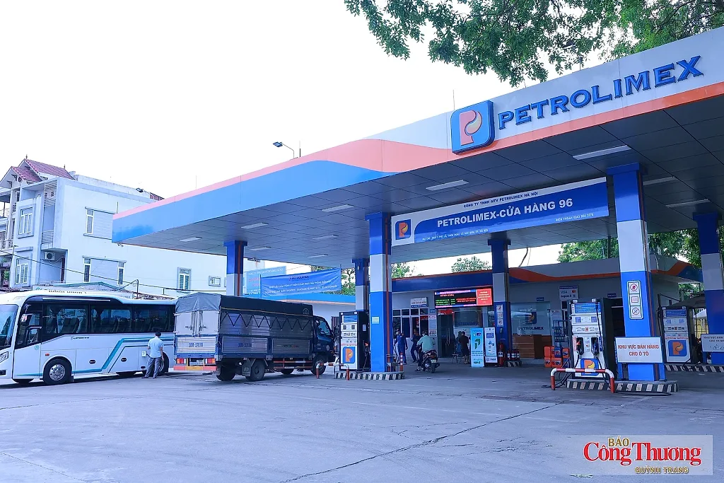 Giá xăng tăng nhẹ, dầu diesel giảm 780 đồng/lít từ 15h ngày 1/10