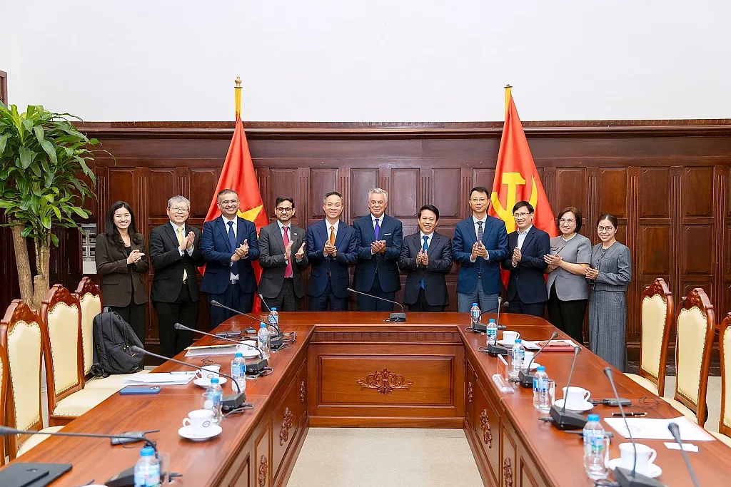 mastercard-gap-go-va-lam-viec-cung-ngan-hang-nha-nuoc.jpg