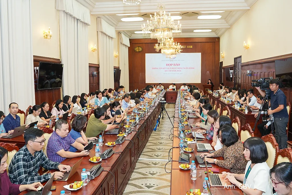 Ngân hàng tìm điểm cân bằng giữa lãi suất, tỷ giá và tăng trưởng