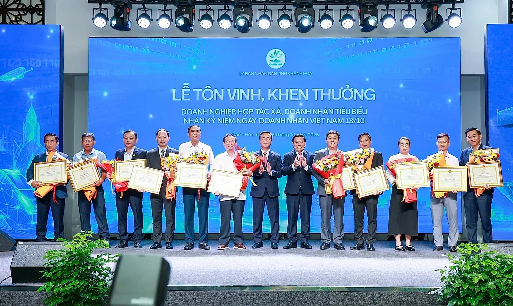 Vega City nhận bằng khen của Chủ tịch UBND tỉnh Khánh Hòa