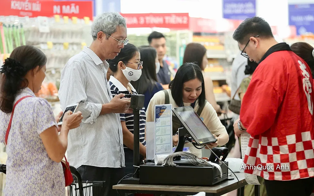Chùm ảnh: Hàng nghìn người dân hào hứng mua sắm tại AEON MALL Thanh Hóa