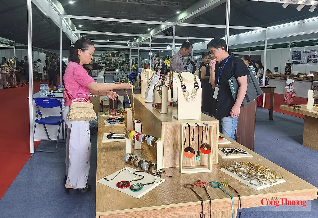 Khuyến công Hà Nội tiếp sức sản phẩm thủ công mỹ nghệ vươn xa