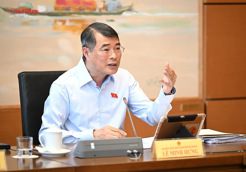 Thủ tướng: Kiên định ổn định kinh tế vĩ mô, quyết liệt giảm chi phí đầu vào