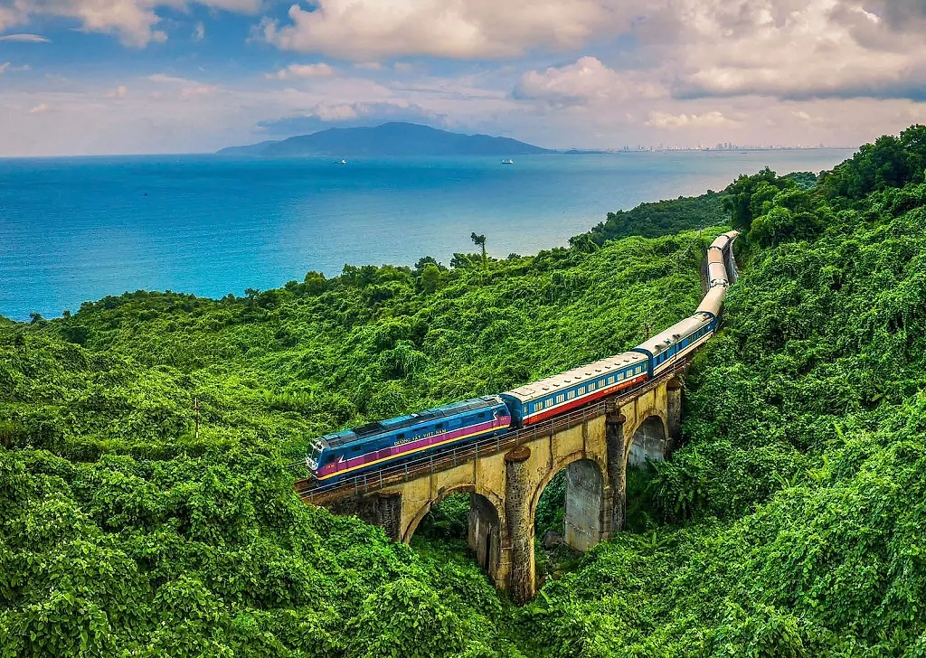 Từ những chuyến tàu đẹp nhất thế giới đến hành trình kết nối di sản miền Trung