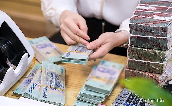 Ngân hàng đồng loạt giảm lãi suất, tiếp sức doanh nghiệp cuối năm