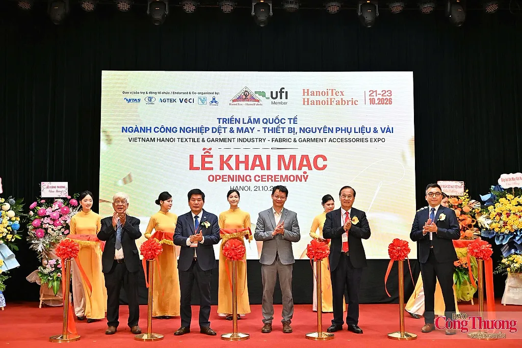 Khai mạc HanoiTex & HanoiFabric 2026: Kết nối chuỗi cung ứng dệt may