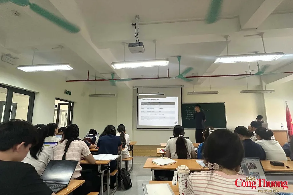 Sinh viên với trách nhiệm tiếp nhận và chia sẻ thông tin tiêu dùng